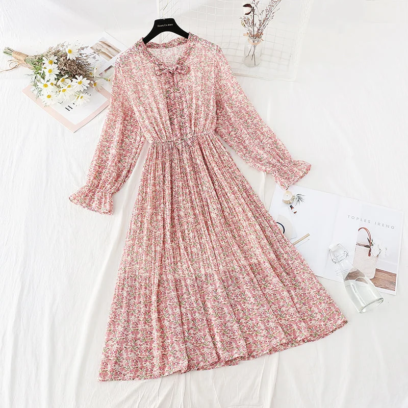 Pleated skirt, elastic waist, thin and age reducing Floral Dress  4570