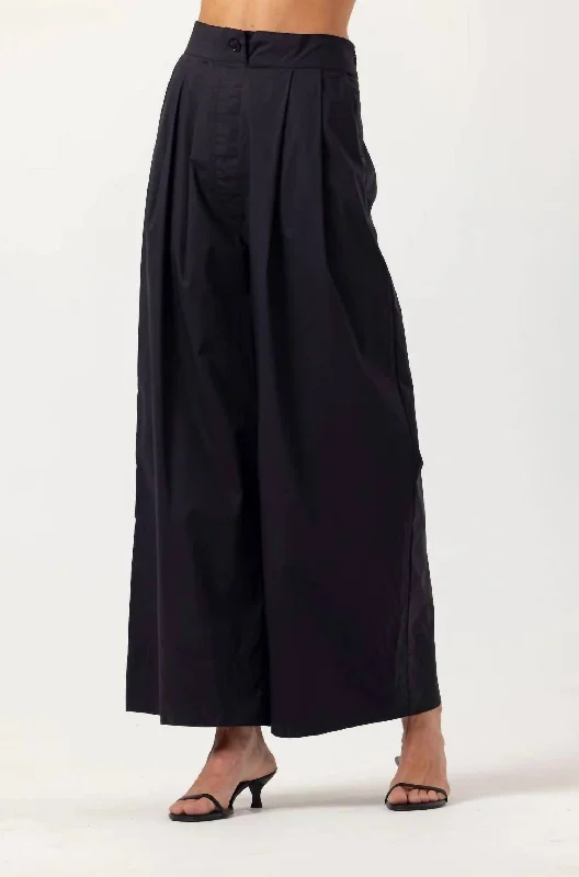 Lisa Pant In Black